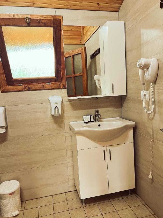 Farma Sotira Hotel Leskovik Bagian luar foto