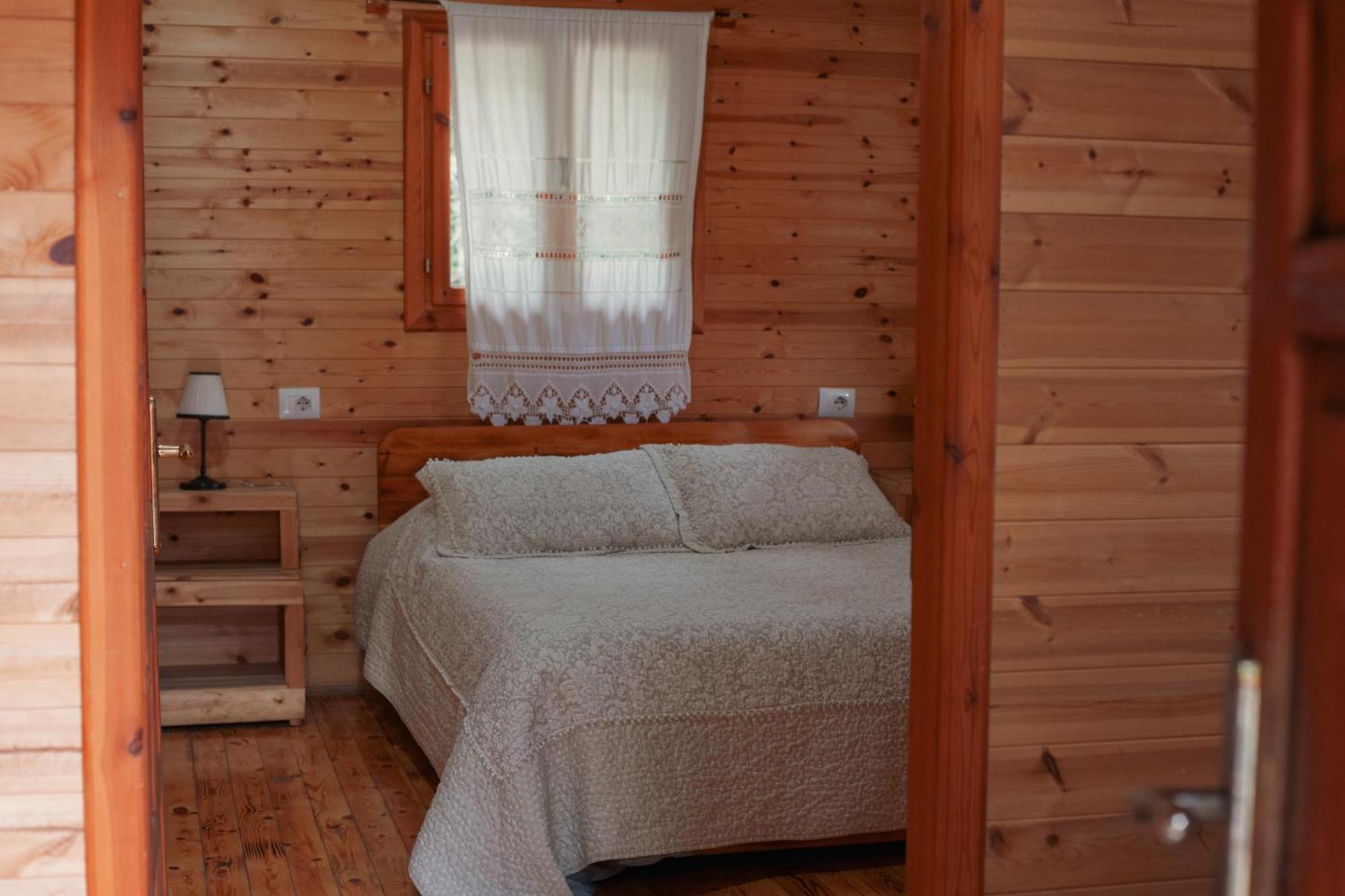 Farma Sotira Hotel Leskovik Bagian luar foto