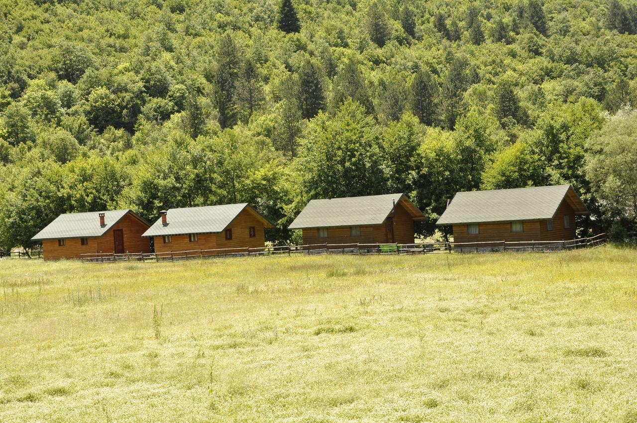 Farma Sotira Hotel Leskovik Bagian luar foto